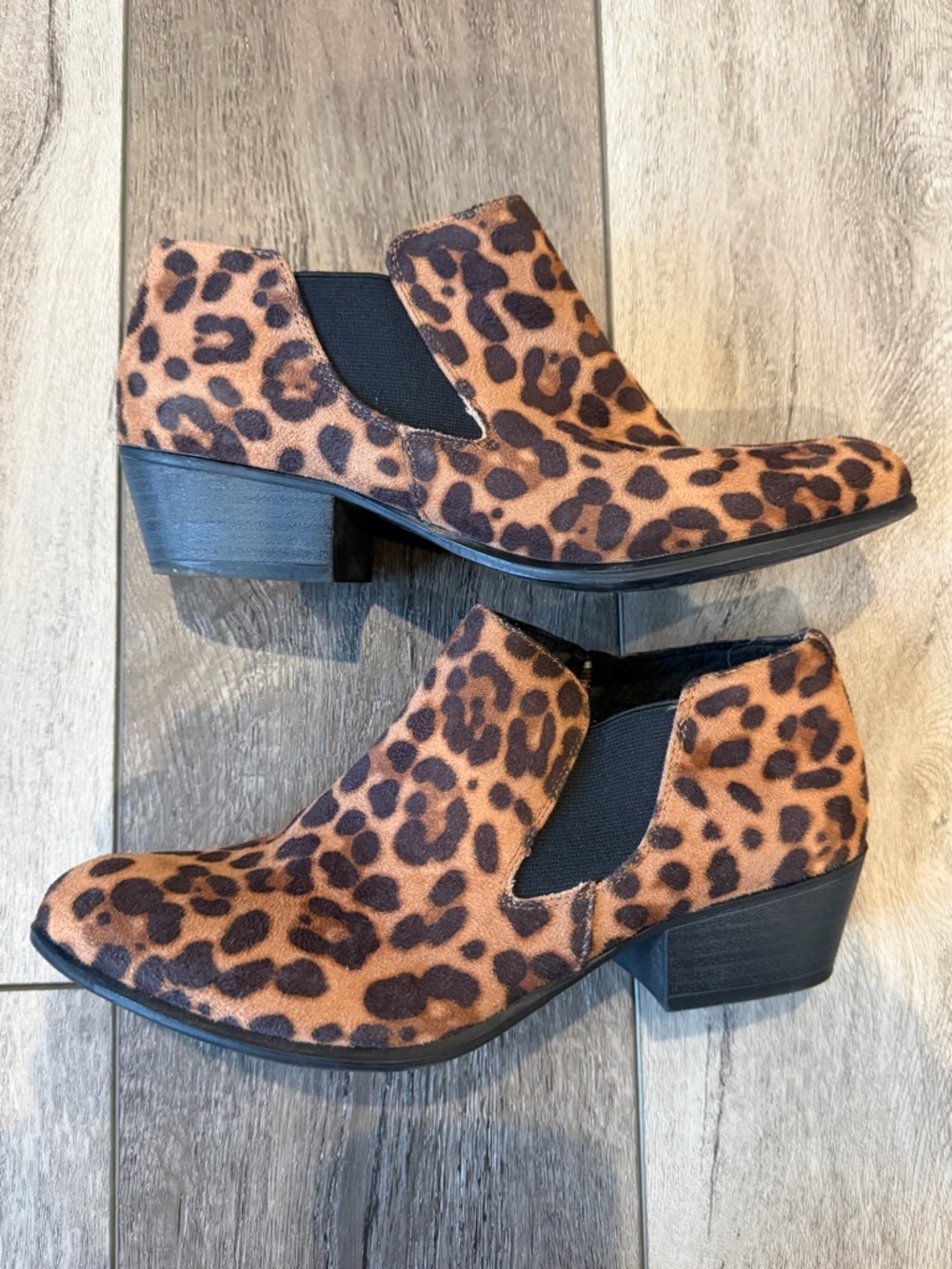 ESpirit Leopard Print Low Heel Booties - (7.5) - Picture 2 of 7